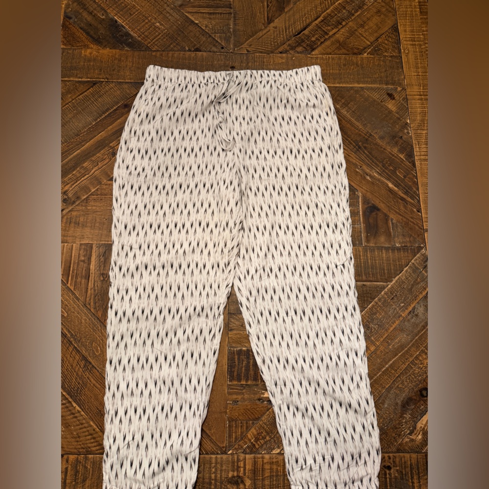 Banana Republic Black and White Patterned women’s Pants